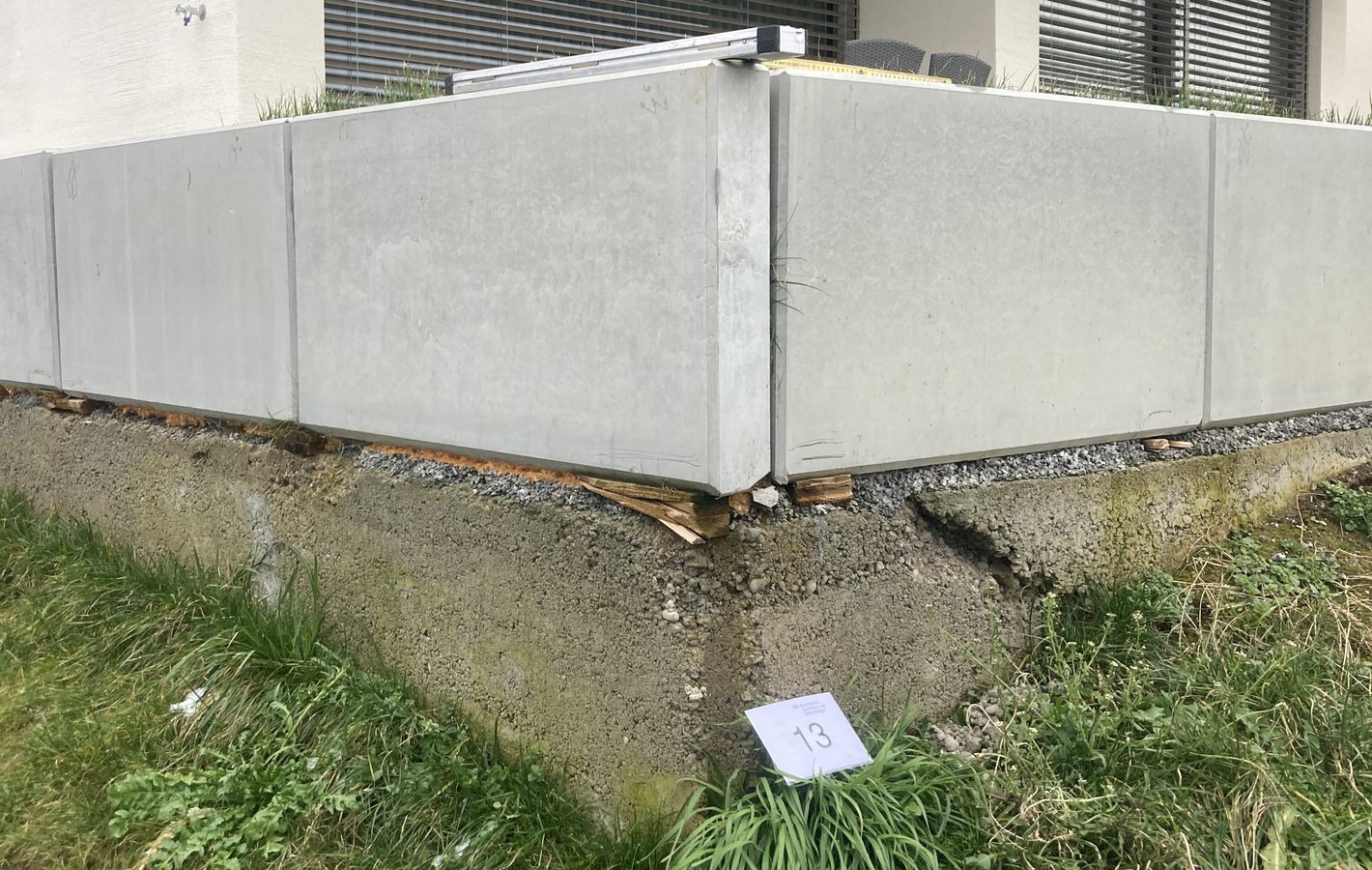 Winkelplatten Fundament verschoben - Gartengutachten